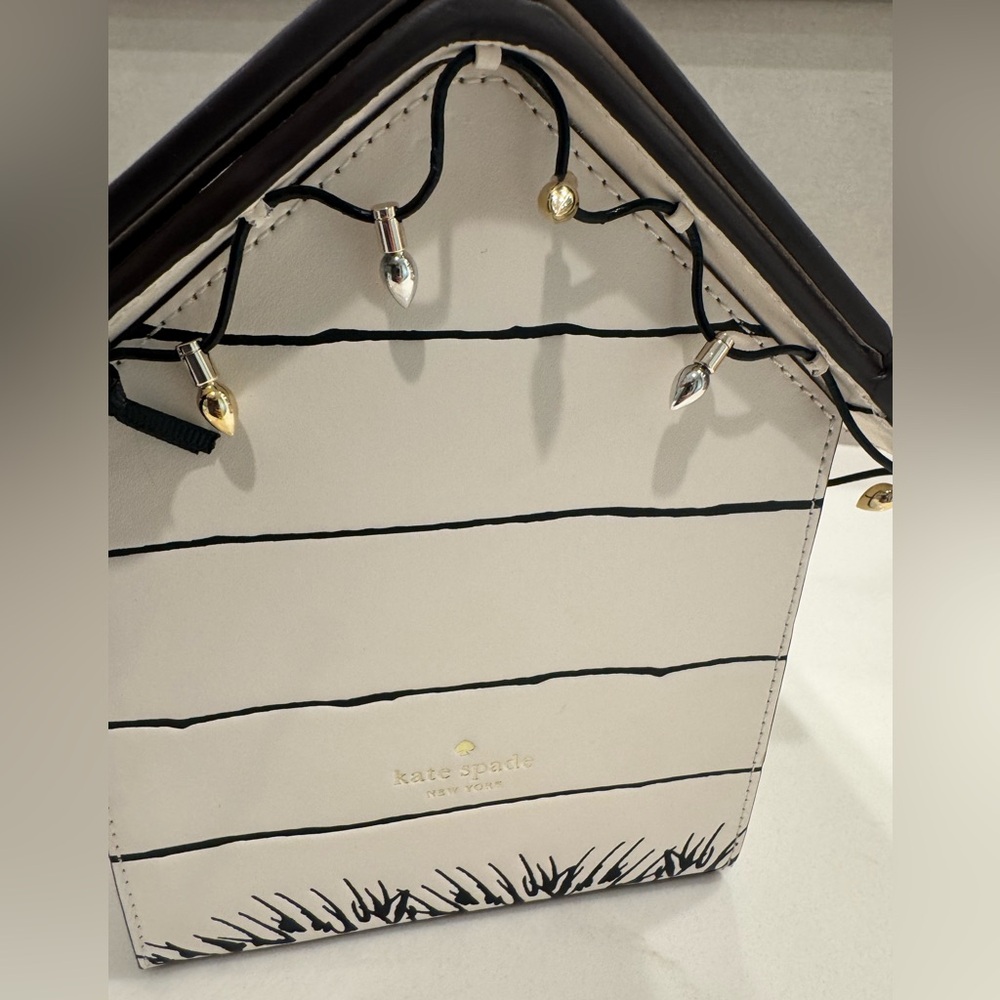Kate Spade New York X Peanuts Snoopy 3D Dog House Crossbody bag - Picture 2 of 4